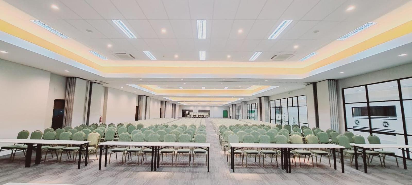 Tos Hotel & Convention Center Tangerang Powered By Archipelago Exteriör bild