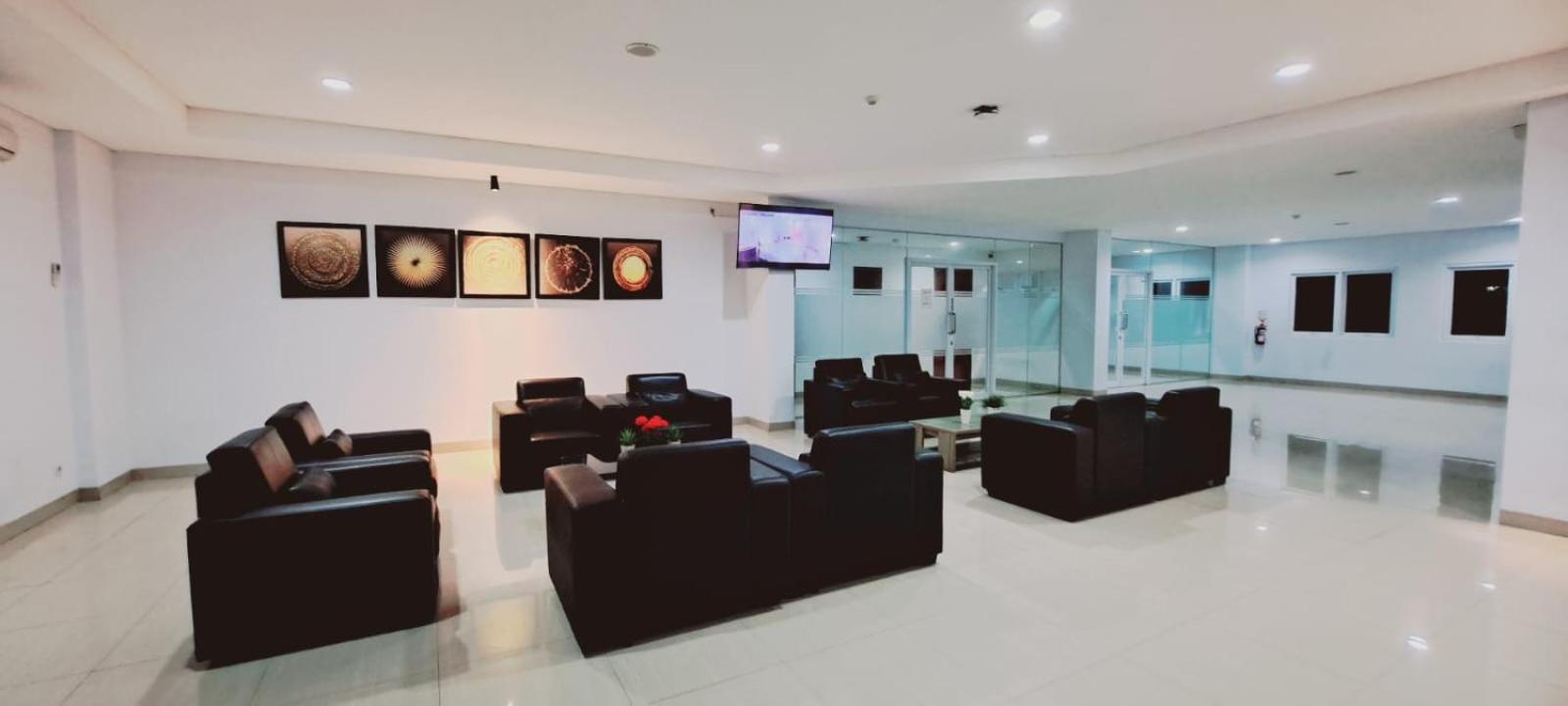 Tos Hotel & Convention Center Tangerang Powered By Archipelago Exteriör bild